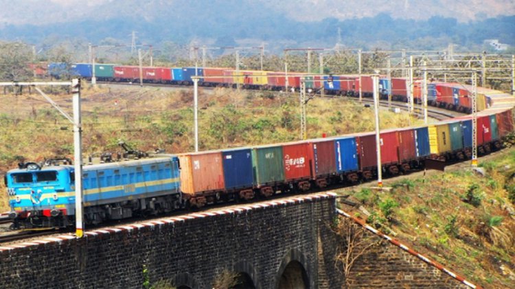 भारतीय रेलवे ने सितम्‍बर में 115.80 एमटी की अब तक की सबसे अच्छी मासिक माल ढुलाई की